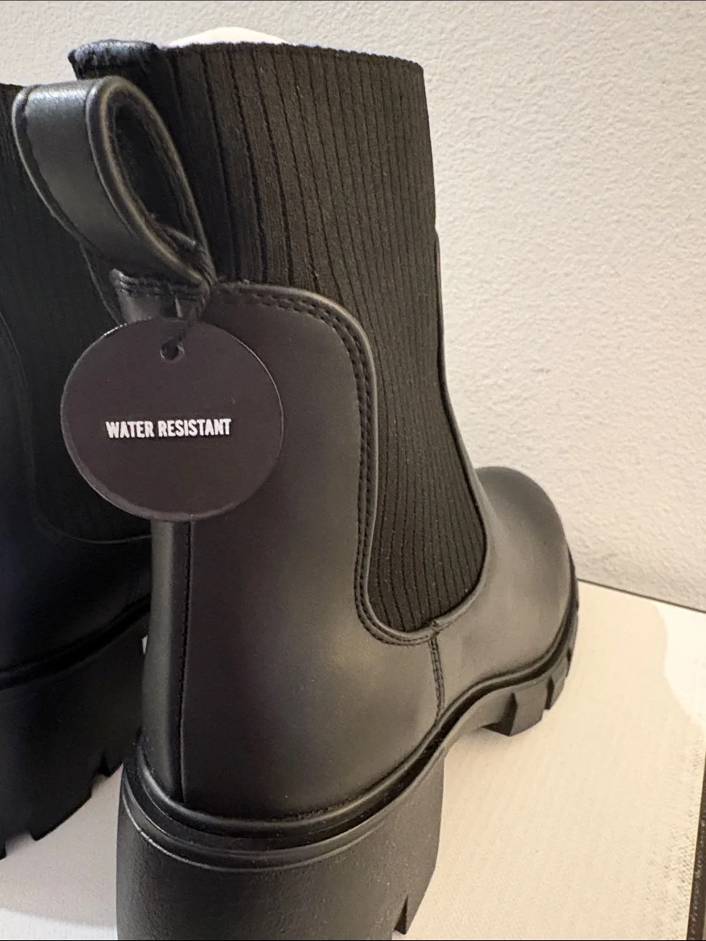NIB [Steve Madden] Hutch H20 Water Resistant Lug Ankle Boots Black Women’s 7.0